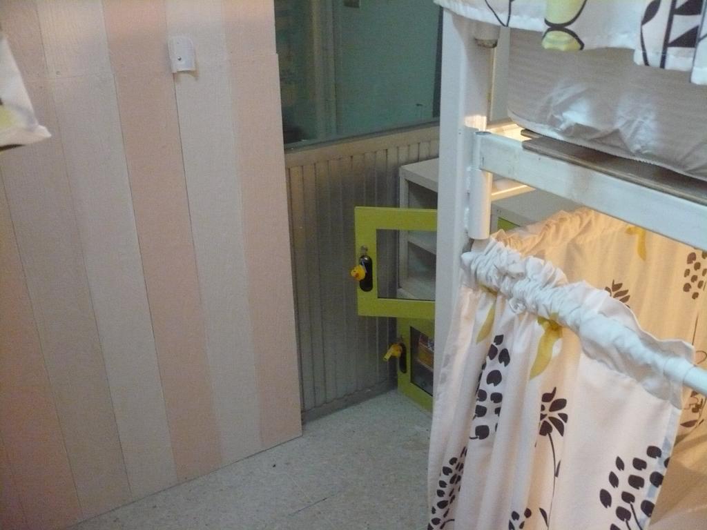 Kamin Bird Hostel Bangkok Bilik gambar