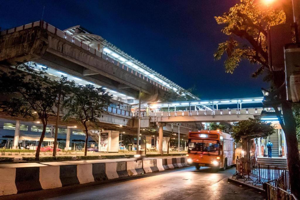 Kamin Bird Hostel Bangkok Luaran gambar